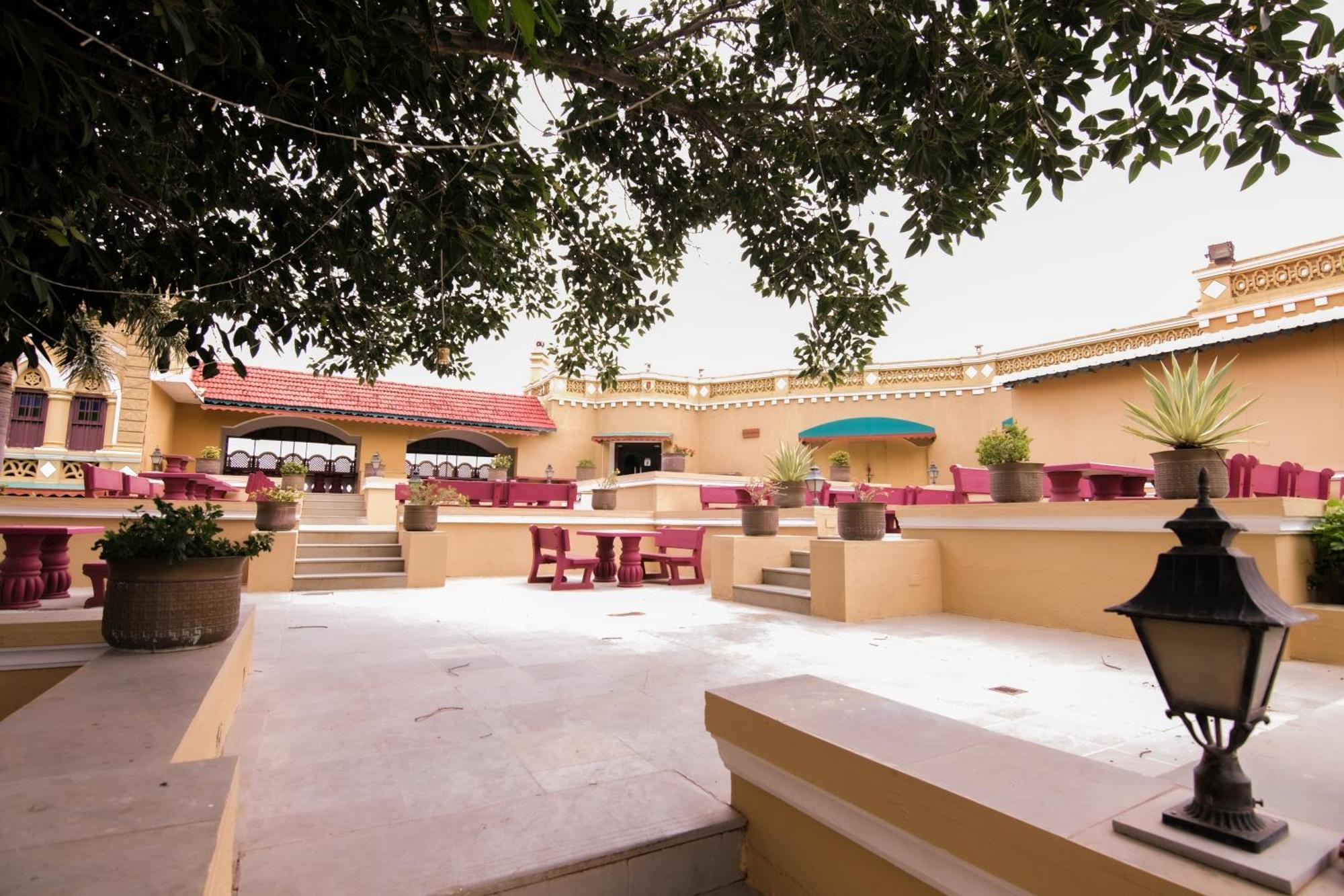 Heritage Khirasara Palace Rajkot Exterior foto